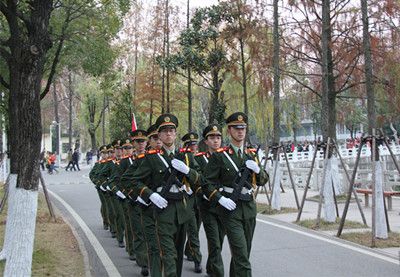 我校国旗护卫队应邀参加中南民族大学“铸魂中华，青春激越——纪念‘一二·九’抗日救亡爱国运动”活动