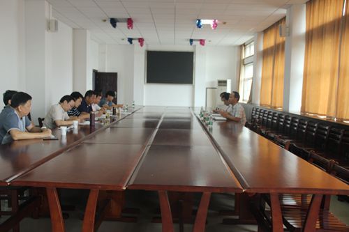 学校总会计师王建鸿一行到我院调研