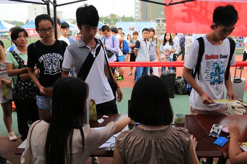 我院喜迎2014级新生