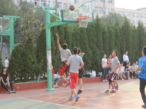 展篮球风采，赢朋辈友谊——我院举办新老生友谊赛